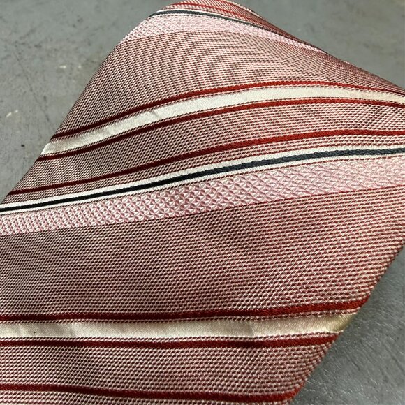 Hugo Boss Tie Striped Pink Woven 100% Silk Made in Italy 4" - Picture 2 of 6